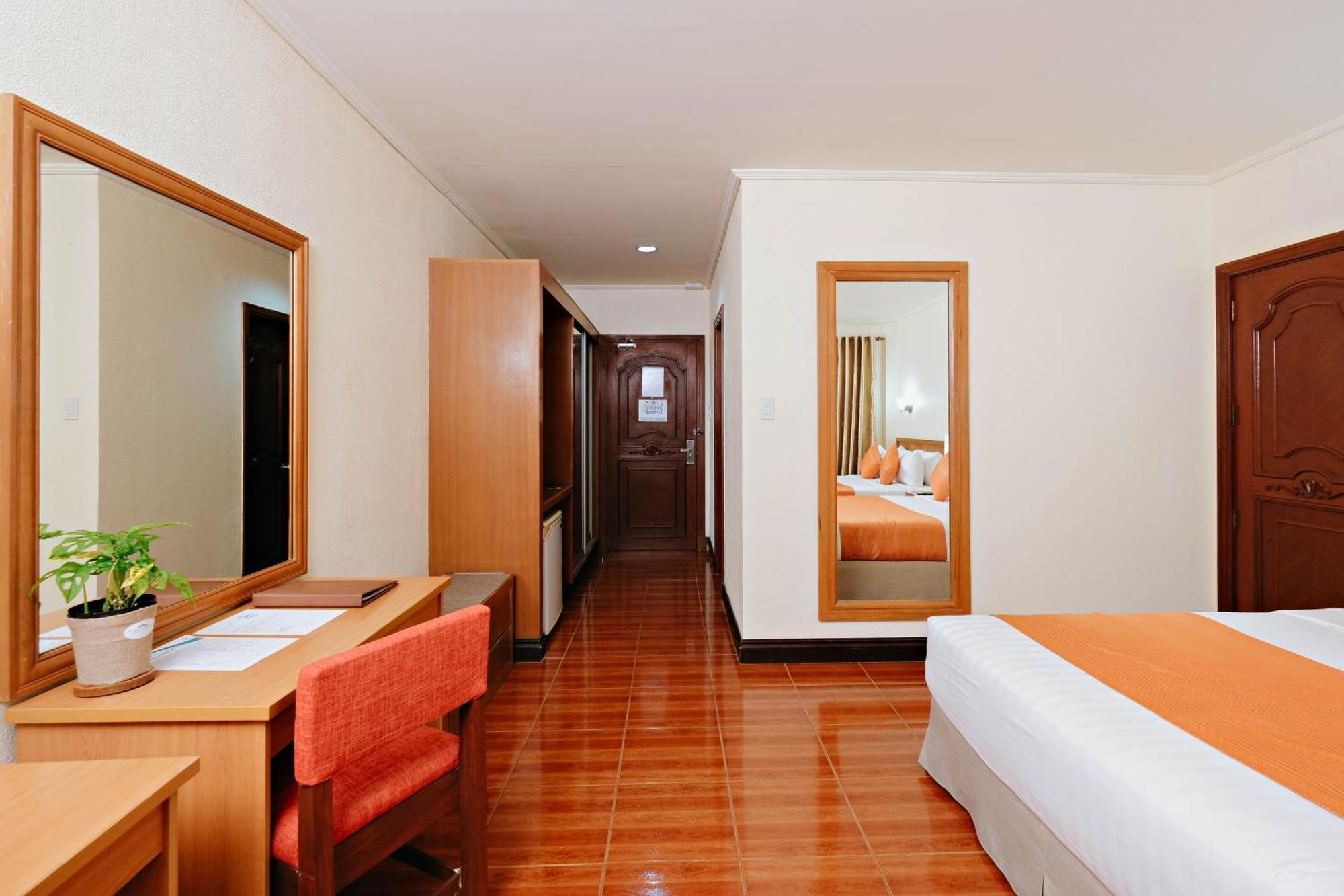 The Suites At Mount Malarayat Lipa City Exterior foto