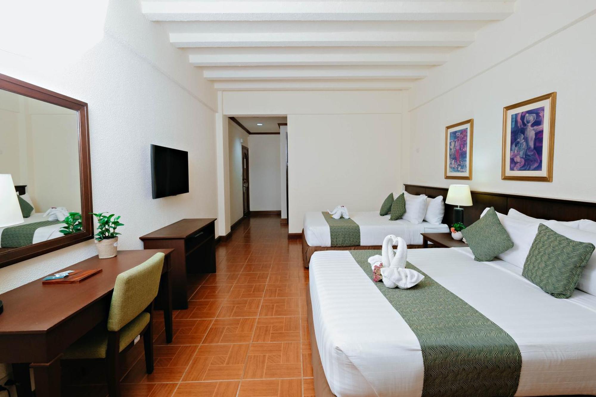 The Suites At Mount Malarayat Lipa City Exterior foto