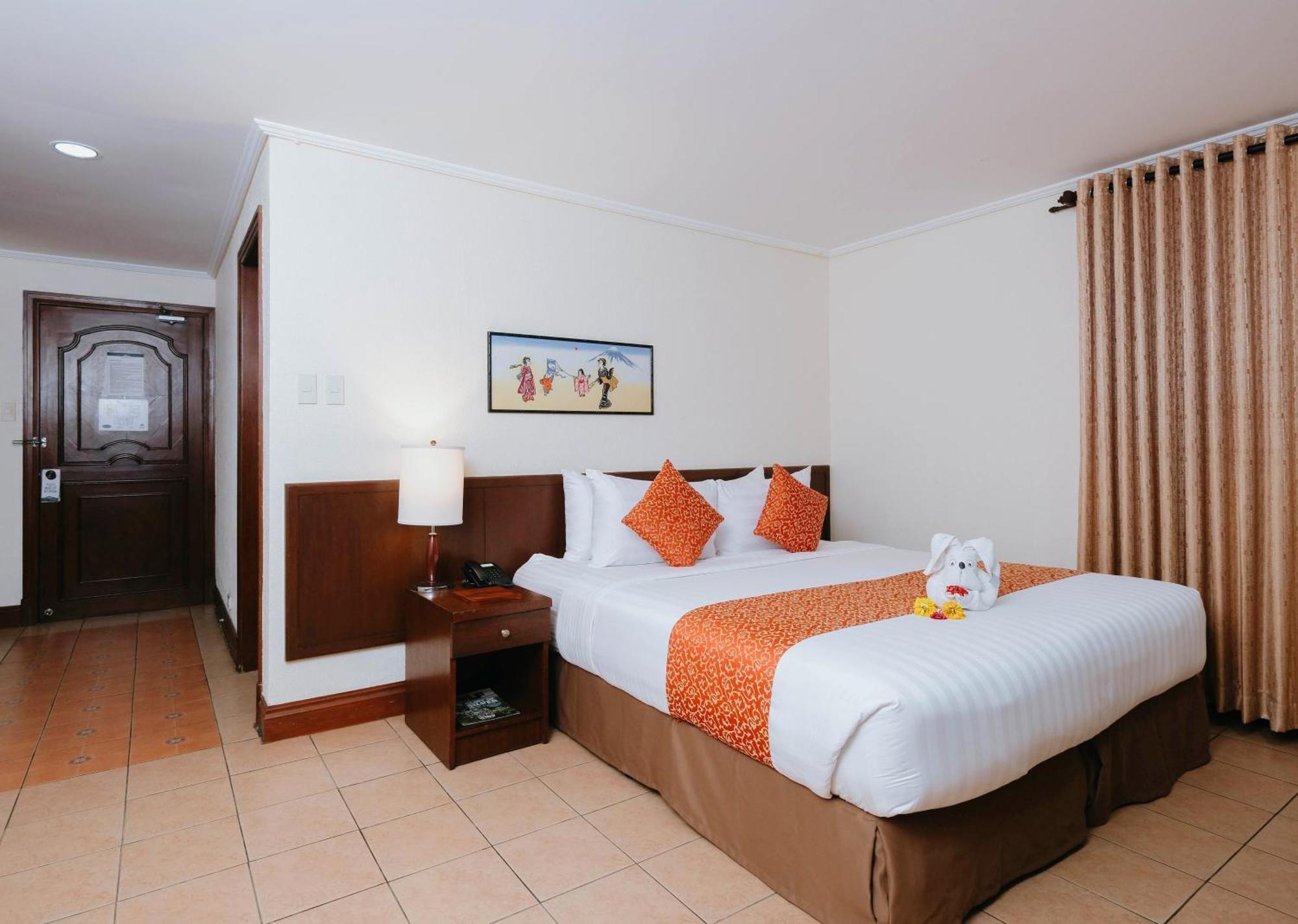 The Suites At Mount Malarayat Lipa City Exterior foto