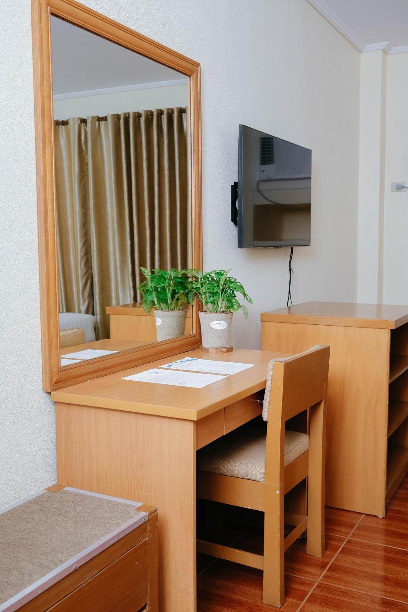 The Suites At Mount Malarayat Lipa City Exterior foto