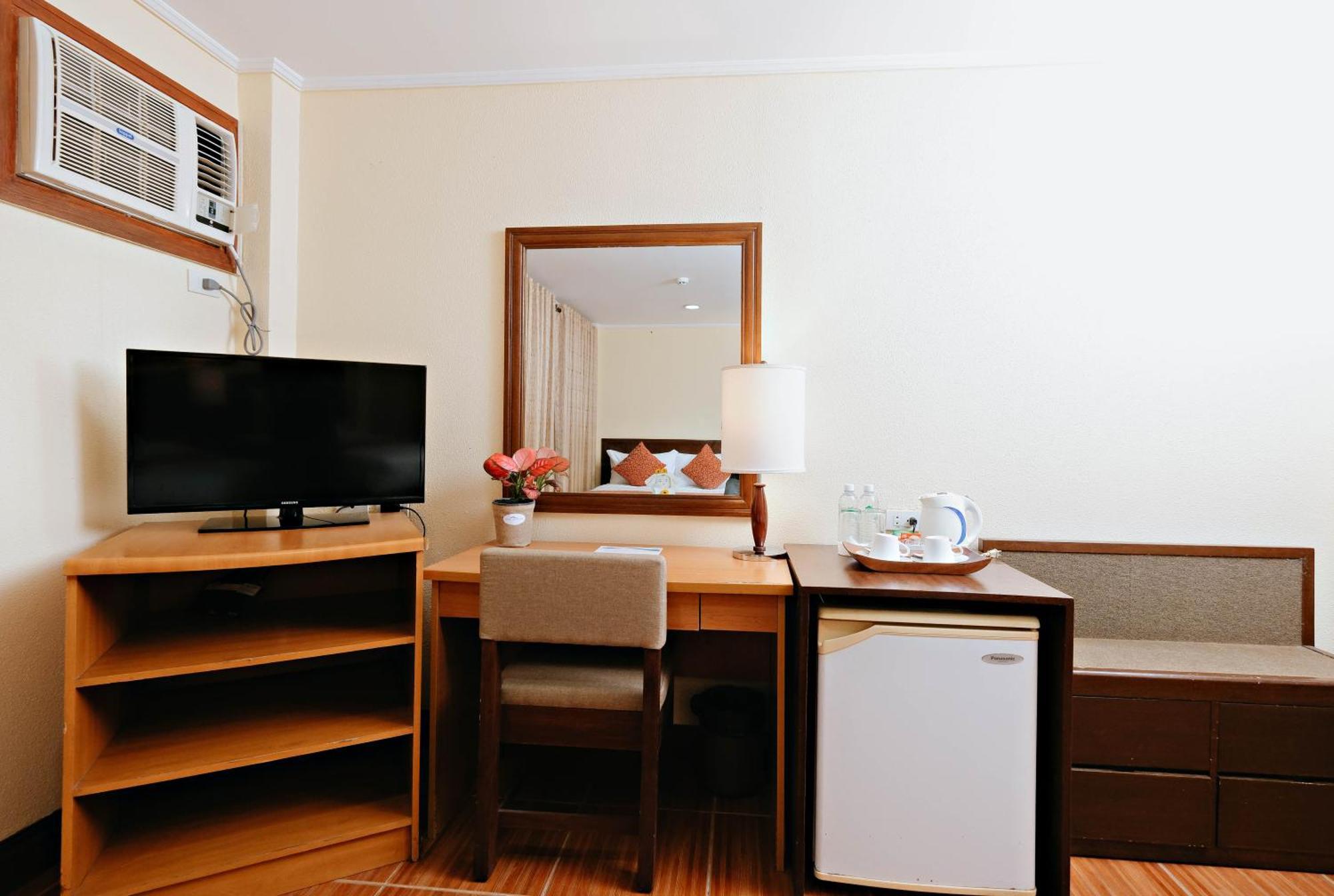 The Suites At Mount Malarayat Lipa City Exterior foto